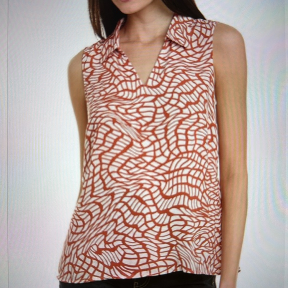 🥰Cabi sleeveless Russet Twist top. Size M